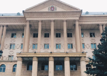 ზოსიმე ბჟალავა მოსამართლე თორნიკე კაპანაძემ 2-დღიან პატიმრობაში გაუშვა