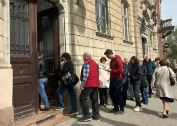 უნგრეთში საარჩევნო უბნები დაიხურა