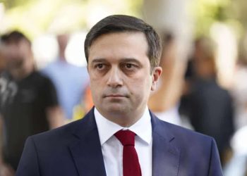 სახალხო დამცველი მე-12 კლასელებს სკოლის დამთავრებას ულოცავს