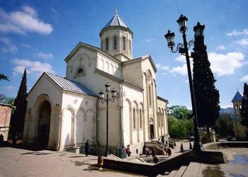 6 მაისს, გიორგობას, მიტროპოლიტი შიო (მუჯირი) წირვას ქაშუეთის ტაძარში აღავლენს