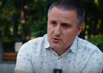 “მარათონის დაწყებამდე სტუდენტებმა მკითხეს, თანხა რამდენი ჩავწეროთო. გაუბედავად ვუთხარი: 50 000 – და გულში ვიფიქრე, ბევრი ხომ არ მომივიდა-თქო…” – კახა წიქარიშვილი