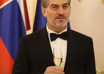 “სიმბოლურია, რომ ქართველი კაცი ქვევრს გულს ამსგავსებს: როგორც გული აწვდის სისხლს მთელ სხეულს, ისე ქვევრი ასაზრდოებს ჩვენს კულტურას წმინდა სითხით” – მიხეილ ყაველაშვილი
