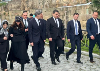 სვეტიცხოვლის ტაძარში მიხეილ ყაველაშვილი და შალვა პაპუაშვილი მივიდნენ