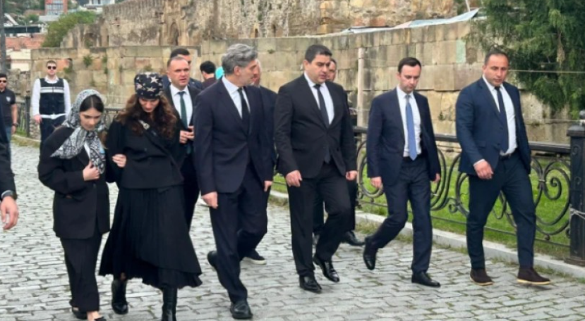 სვეტიცხოვლის ტაძარში მიხეილ ყაველაშვილი და შალვა პაპუაშვილი მივიდნენ