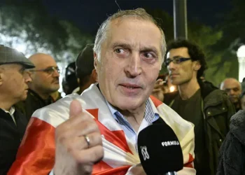 “არაფერი მაქვს თავის სამართლებელი, სწორ გზაზე ვდგავარ, ჩემს ადგილს ვხედავ რუსთაველზე ან – ციხეში, ორივე ბრძოლის ფრონტია მოღალატეების წინააღმდეგ” – პაატა ბურჭულაძე