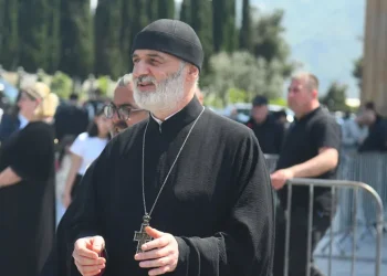 “პატრიარქობის კანდიდატებმა სიტყვა უკვე წარმოთქვეს და შეკრებილ საზოგადოებას თავისი ხედვა გააცნეს – ახლა სიტყვას დელეგატები იტყვიან, რის შემდეგაც კენჭისყრა დაიწყება” – ანდრია ჯაღმაიძე