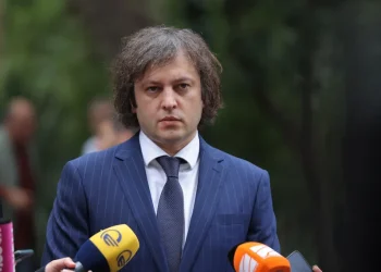 “პოლიტიკის დაუწერელი კანონია, რომ მტერსაც და მოყვარესაც ესაუბრო” – ირაკლი კობახიძე ევროპული პოლიტიკური გაერთიანების სამიტის ფარგლებში შეხვედრებზე