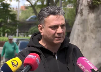 “ექიმების ჯგუფი მაინც შეგექმნათ, 2 წლის განმავლობაში 3 ბავშვი გარდაიცვალა იმის გამო, რომ არ იცოდნენ, როგორ ემართათ მშობლებს” – დიუშენით დაავადებული ბავშვის მამა