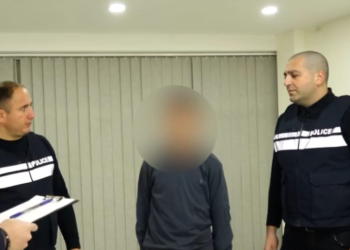 ავტომობილის ქურდობის ბრალდებით 14 წლის მოზარდი დააკავეს – არასრულწლოვანი წარსულში ავტოსატრანსპორტო საშუალებების გატაცების 30-მდე ფაქტზე იქნა მხილებული