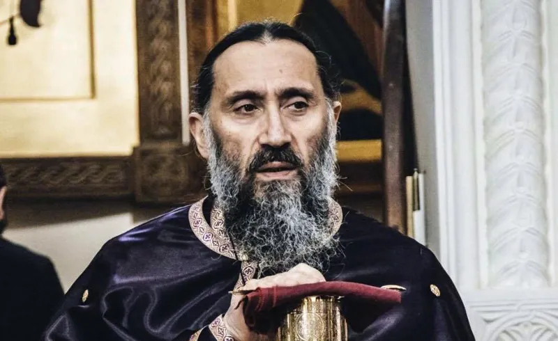 “ვერცერთ სასულიერო პირს, ეპისკოპოსს, ვერ დავადებ ხელს, რომ ვიღაც მივიდა და რაღაც უთხრა – ყველა ძალიან პრინციპული ხალხია” – დეკანოზი თეოდორე გიგნაძე
