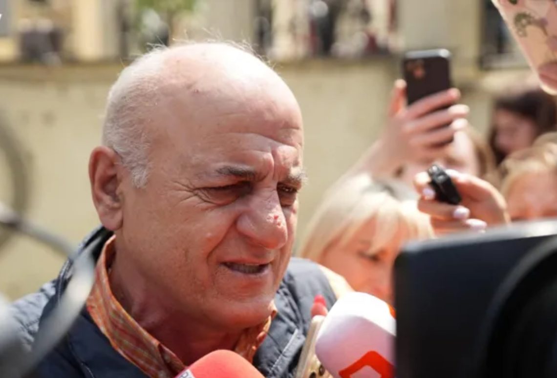 “თავისუფლება ყველაფრად ღირს – მინდა, ბიჭებს ვუთხრა, ვინც იქ არიან: გამოვედი ციხიდან მეორე ციხეში, მადლობა, რომ ეს გადაწყვეტილება მიიღეთ, უბრალოდ მე ცოტა მოხუცი ვარ და ვერ გავუძელი” – საპროცესო შეთანხმებით გათავისუფლებული ალექსანდრე გოგოლაძე