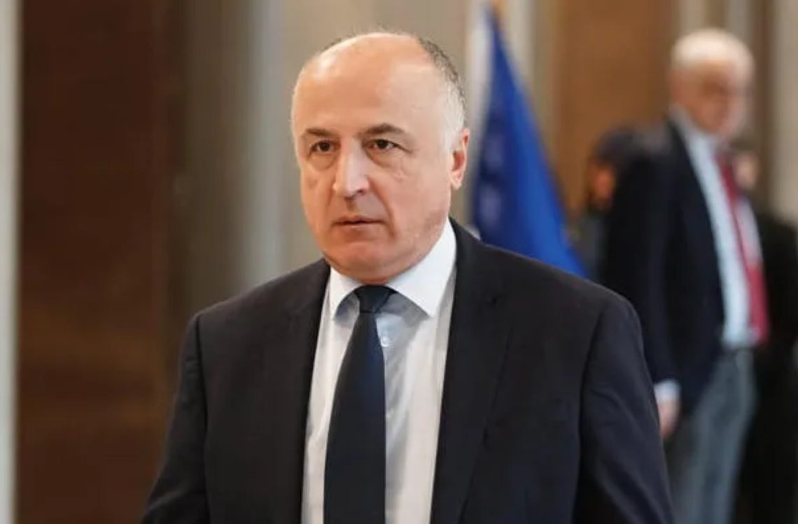 “სხდომა შეგნებულად არის დახურული, რომ საზოგადოებამ ვერ მოისმინოს საოცარი აბსურდი, რომელსაც ვესწრებით” – ბადრი ჯაფარიძე