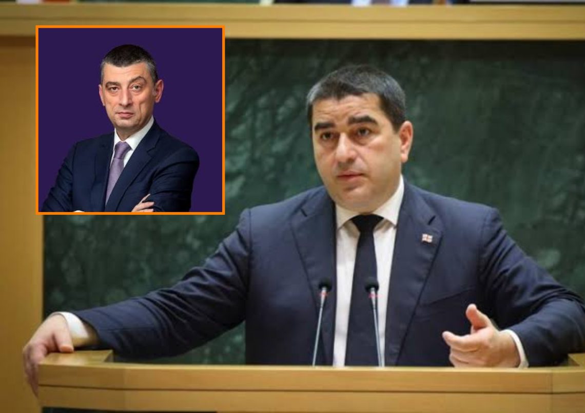 “გახარიას ადვოკატებად გამოდიხართ,მე მაშინ მოსამართლე უნდა ვიყო, ჩაქუჩი კი მაქვს და მაპარლამენტის დარბაზში გამოვიტანოთ განაჩენები” – მიმართა შალვა პაპუაშვილმა გახარიას პარტიის წევრებს