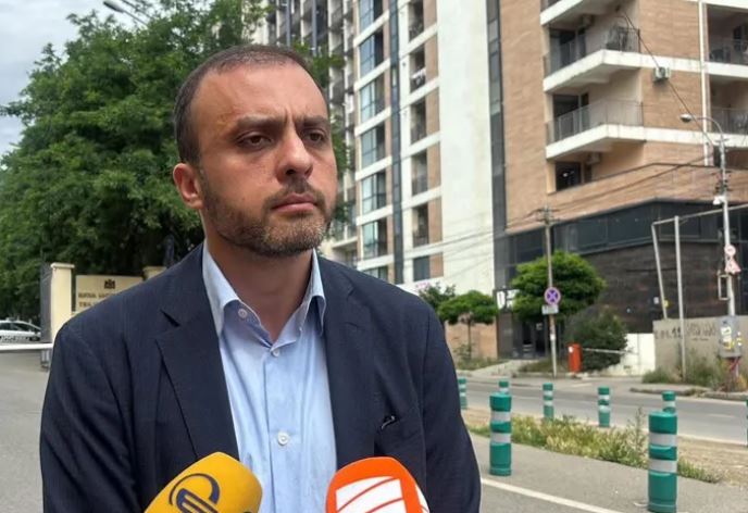 “ელენე ხოშტარია უკანონო პატიმრობაშია, მოვითხოვთ, გაეწიოს აუცილებელი სამედიცინო დახმარება” – გიორგი სიორიძე