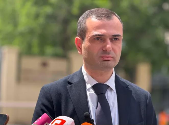 “ბრალდებულების მიერ შეგროვებული ინფორმაცია სხვადასხვა სახის იყო, მათ შორის ძალოვანი სტრუქტურების მუშაობის შესახებ, პოლიტიკურ, ეკონომიკურ თუ სოციალურ საკითხებთან დაკავშირებით” – ე.წ. ჯაშუშობის საქმეების პროკურორი
