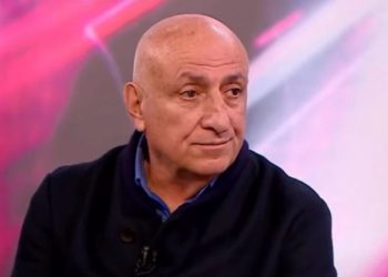 “ნიკა თუ ჭაობში აღმოჩნდა, შენ რაში აღმოჩნდიო ჰკითხოს ვინმემ, არაჟანში და ნაყინებში რომ იჯდა ორი დღე და არავინ რომ არ დახვდა, ახლა გაბრაზებულია და ყველაზე ჯავრს იყრის? რცხვენოდეს ამ ყველაფრის” – ანზორ მელია სააკაშვილზე