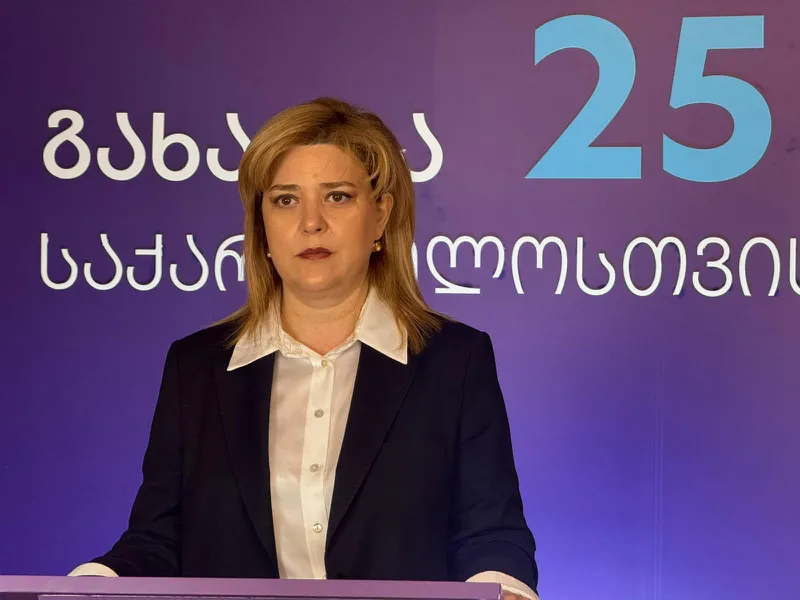 “დღეს ბავშვთა დაცვის დღეა და კიდევ ერთხელ მოგიწოდებთ, მიეცით ბავშვებს წამალი, გეყოთ გამბედაობა და შეხვდით მათ მშობლებს, ნუ თამაშობთ ბავშვების სიცოცხლის დღეებით” – ქეთევან ბაკარაძე