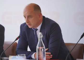 საქართველოს რკინიგზის ყოფილი ხელმძღვანელზე ძებნა გამოცხადდა – პასუხისგებაში მისცეს 8 პირი