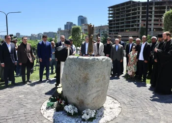 თბილისის მერი 13 ივნისს დაღუპულთა სულის მოსახსენიებელ პანაშვიდს დაესწრო