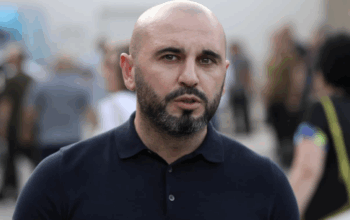 “გამოძიებობანას” თამაშობენ! ორი წელი ეძინათ და თურმე ახლა ნახეს სიზმარში, რომ ჩემს წამებას ჰქონდა ადგილი, „ორი ლიფსიტა“ დაიჭირეს და „ბობოლებს“ ხელს აფარებენ” – ლევან ხაბეიშვილი
