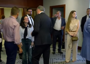 ვიქტორ ყიფიანი ახალ პოლიტიკურ პარტიას აფუძნებს – ყრილობა „ქორთიარდ მარიოტში“ მიმდინარეობს