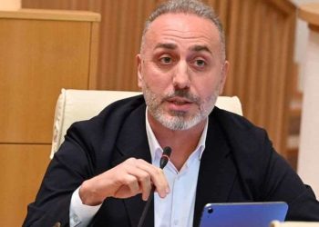 “ირაკლი კობახიძე არის მომსახურე პერსონალი…ერთადერთი, რა პროგრესიც შეიძლება, ჰქონდეს არის ის, რომ ამჯერად შეიძლება, თავად წაიკითხოს საკუთარი გადადგომის შესახებ განცხადება” – შარაშიძე კობახიძეზე
