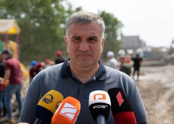 კახეთის მხარეში სახელმწიფო რწმუნებულის განცხადებით, თელავში სტიქიის შემდეგ გაწმენდითი სამუშაოები გრძელდება, მოსახლეობისთვის წყლის მიწოდება მობილური ავზების საშუალებით ხორციელდება