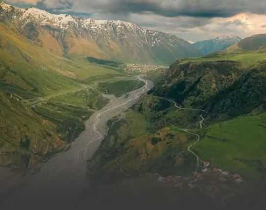 გუშინდელი ძლიერი წვიმის შედეგად თუშეთის საავტომობილო გზა მნიშვნელოვნად დაზიანდა