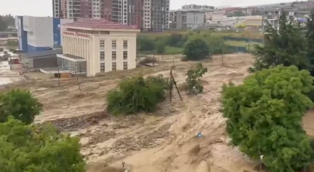 თელავში მოქალაქეების ნაწილი ამ დრომდე სასმელი წყლის, ელექტროენერგიის, ბუნებრივი აირისა და ინტერნეტის გარეშეა დარჩენილი