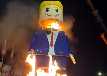 ხამენეის დაკრძალვაზე ტრამპის LEGO-ს ფიგურა დაწვეს