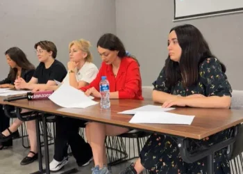 “საქართველოში უკონტროლო გამრავლების შედეგად იმაზე გაცილებით მეტი ძაღლი და კატა გვყავს, ვიდრე მათი აყვანის მსურველი ადამიანია – პრობლემის აღმოფხვრის ერთადერთი გზა 5 კომპონენტის ერთდროულად ამუშავებაა” – ცხოველთა უფლებადამცველები
