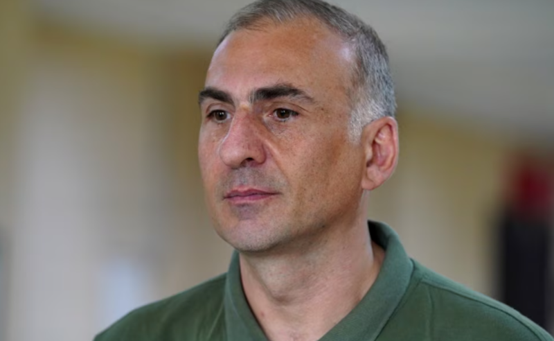 პოლიციელი, რომლის მიმართ ელისაშვილს შეურაცხყოფის მიყენებას ედავებიან, სავარაუდოდ, შოთა ჭიპაშვილია – ადვოკატი