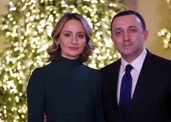 “ჩვენი ოჯახის მსგავსად, ათასობით ოჯახი გადაარჩინა განადგურებისგან ბატონმა ბიძინამ…!” – რას წერს ნუნუკა თამაზაშვილი სოციალურ ქსელში?