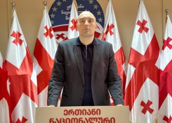 “რიყის თეატრის ნგრევას საფუძვლად უდევს პირადი შურისძიება” – ირაკლი ფავლენიშვილი