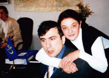 ,, რა გჭირს, მიშა?!… ასე როგორ დაეცი… ასე როგორ “ გაუფასურდი?!…” – ხათუნა ხოფერია სააკაშვილს მიმართავს