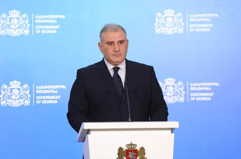 მიხეილ სარჯველაძის განცხადებით, დიუშენის კუნთოვანი დისტროფიის სამკურნალო მედიკამენტ „ჯივინოსტატით“ მკურნალობა, სავარაუდოდ, სექტემბერში დაიწყება