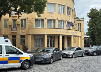 კაცის ნაჯახით მკვლელობის მცდელობის საქმე შუახევში – რა გაირკვა სასამართლო სხდომაზე