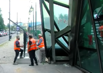 რიყის დოქებთან რკინის ჯებირებს ამონტაჟებენ – რა ხდება ადგილზე
