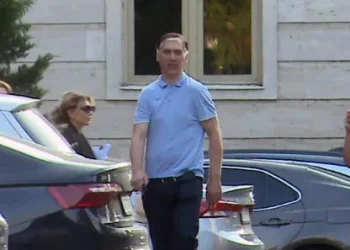 თბილისის საქალაქო სასამართლოში პოლიციის ყოფილი მაღალჩინოსნის, იოსებ სიგუასა და მისი ყოფილი მეუღლის, სოფიო სიგუა-შატბერავას სასამართლო პროცესი მიმდინარეობს