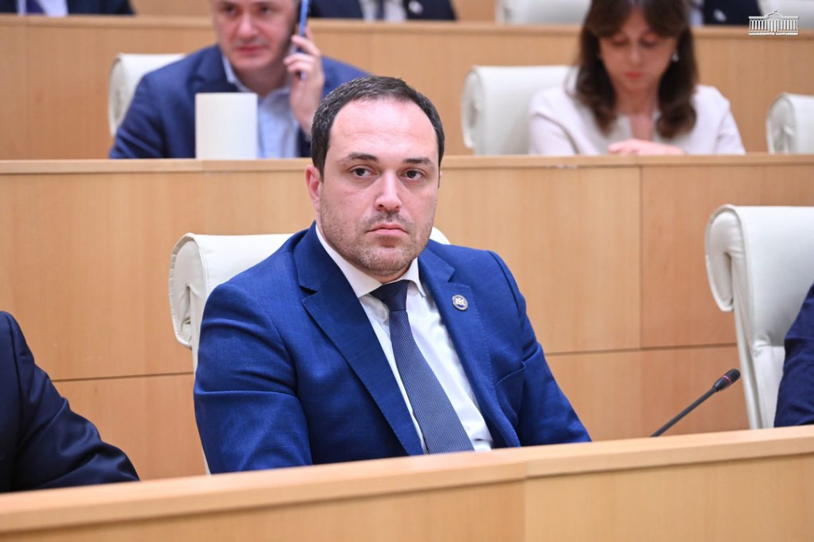 “გარედან დაფინანსებული, ორგანიზებული რუსოფობიური პოლიტიკა მიზნად ისახავს არა მარტო კონკრეტული ტურისტის ბულინგსა და შეურაცხყოფას, არამედ საერთო ეროვნული შუღლის გაღვივებას” – რას ამბობს გიორგი გაბუნია