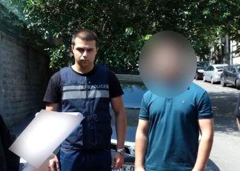 პოლიციამ თბილისში ჯგუფურად, ძალადობით ჩადენილი ძარცვის ბრალდებით ორი პირი დააკავა