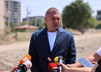“ბაღდათში სტიქიის შედეგად დაზარალდა ათეული ოჯახი, დაზიანებულია ინფრასტრუქტურაც, ადგილობრივი ხელისუფლება მობილიზებულია და ოჯახებს საჭიროების შესაბამისად დაეხმარება…” – რას ამბობს რევაზ სოხაძე