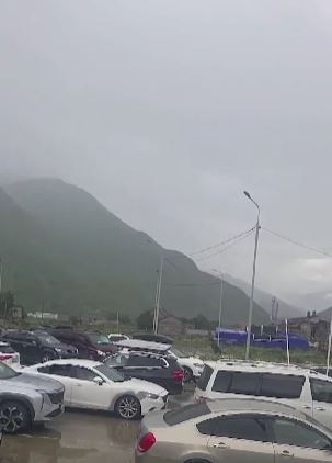 გამშვები პუნქტი დარიალიდან ხალხის ევაკუაცია განხორციელდა – ნახეთ ვიდეო