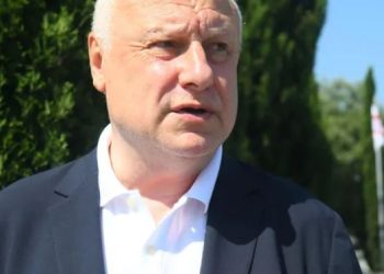 “არასახელმწიფოებრივი საკითხები გვესმის ხელისუფლებისგან, თითქოს ვიღაცას ადრე რბილი დამოკიდებულება ჰქონდა რუსეთთან და ახლა გახდნენ “რუსოფობები” – არ ახსენებენ ვალდებულებას, რომელიც რუსეთს აქვს, გაიყვანოს საოკუპაციო ჯარები” – გიგი წერეთელი