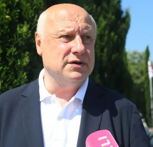 “არასახელმწიფოებრივი საკითხები გვესმის ხელისუფლებისგან, თითქოს ვიღაცას ადრე რბილი დამოკიდებულება ჰქონდა რუსეთთან და ახლა გახდნენ “რუსოფობები” – არ ახსენებენ ვალდებულებას, რომელიც რუსეთს აქვს, გაიყვანოს საოკუპაციო ჯარები” – გიგი წერეთელი