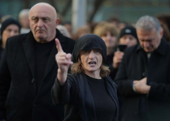 “ნია იმნაძის ალქაჯი დედის ძმამ თავად გააყალბა მიმოწერა, ჩაამატა ერთი მესიჯი…” – რას  წერს გარდაცვლილი მასწავლებლის დედა