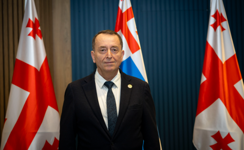აჭარის უმაღლესი საბჭოს წევრს თაღლითობაში ადანაშაულებენ
