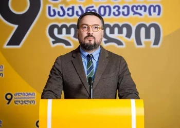 ” ეს არის ალტერნატიული გზით, სანქციების გვერდის ავლით, რუსეთისთვის ისეთი პროდუქციის მიწოდება, რომელიც უჭირს” – რას ამბობს თაზო დათუნაშვილი აფხაზეთში საწვავის შეტანაზე