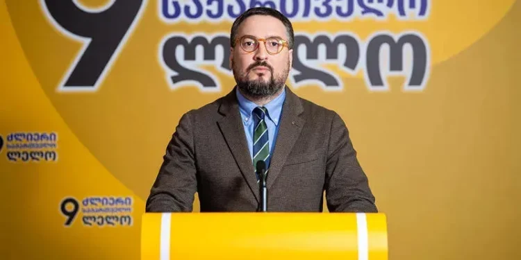 ” ეს არის ალტერნატიული გზით, სანქციების გვერდის ავლით, რუსეთისთვის ისეთი პროდუქციის მიწოდება, რომელიც უჭირს” – რას ამბობს თაზო დათუნაშვილი აფხაზეთში საწვავის შეტანაზე