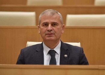 “ერთმანეთში არჩიონ, ვინ დონ კიხოტია, ვინ სერვანტესი, ვინ შექსპირის გმირი ან ავთანდილი, თუმცა, არც ერთთან ამ ხალხის შედარებითი კავშირიც კი არ შეიძლება”-ირაკლი ქადაგიშვილი